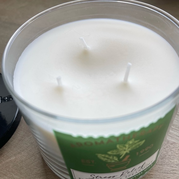 Bath & Body Works Stress Relief 3 wick candle - NEW - Picture 2 of 4